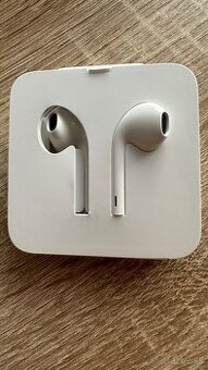Apple slúchadlá