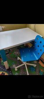 Predám rastúci písací stôl a otočnú stoličku