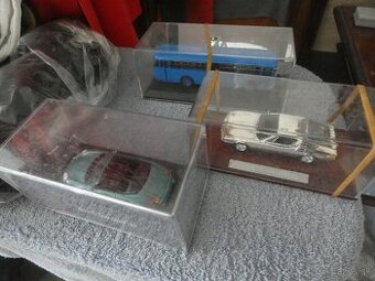 zbierka autobusov a autíčok