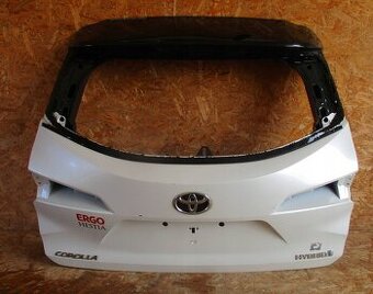 toyota corolla piate dvere kombi e21