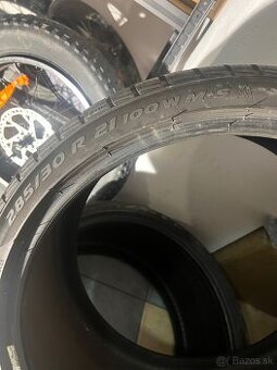 Pneumatika 285/30 R21 zima/leto