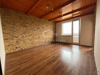 3 izbový byt na "STAREJ SEDMIČKE" v Komárne