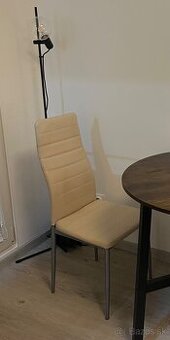 Jedálenské stoličky