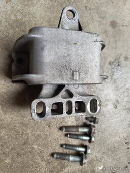 Predam silentblok motora a prevodovky Octavia 1