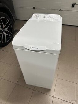 Práčka Elektrolux zvrchu plnená