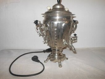 Ruský samovar  a malý dekoratívny samovar