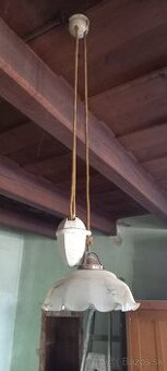 starožitná kuchynská lampa