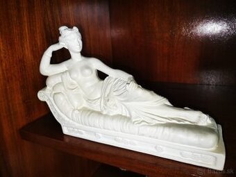 Soška Paolina Borghese ako Venus Vincrix