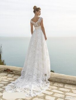 Nove lacne pekne cipkovane svadobne saty.