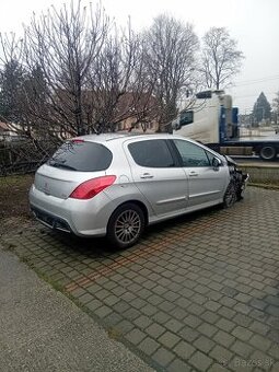 Predám vcelku alebo rozpredám peugeot 308 1.6hdi