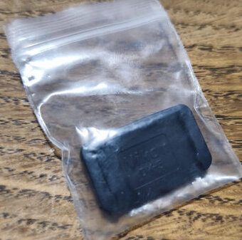 Predam krytku okularu hladacika pre Nikok