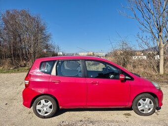 Honda Jazz 1.3 Benzín, AUTOMAT, r. 2006 šikovné mestské auto