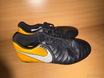 Nike kopačky 40,5