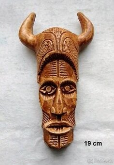 Staré africké kmeňové masky