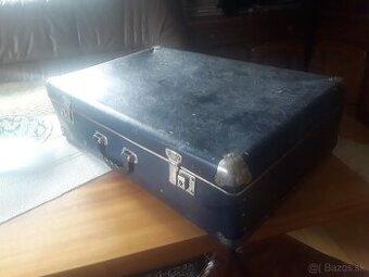 Starožitný kufor