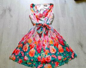 Letné šaty s plisovanou sukňou v. 36