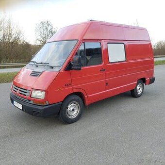 Renault Trafic 4x4 - obytná dodávka - karavan