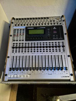 MIX Behringer DDX3216