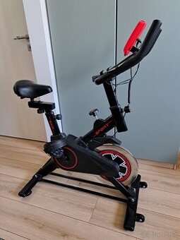 Tichý spinningový bicykel do 173 cm