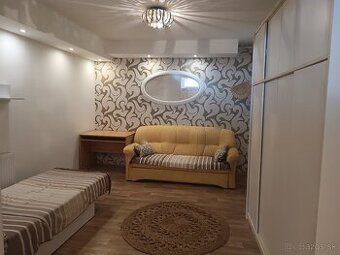 DS CENTRUM 1izb ZARIADENÝ PARKOVANIE TERASA