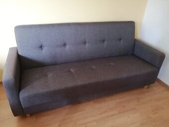 Rozkladacia pohovka s úložným priestorom