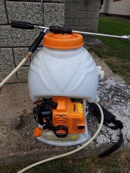 Benzinovy postrekovač VILLAGER