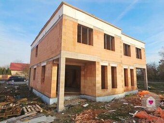 PRIESTRANÝ 4 izbový RD-128 m2 S TEPELNÝM ČERPADLOM, POZEMOK 