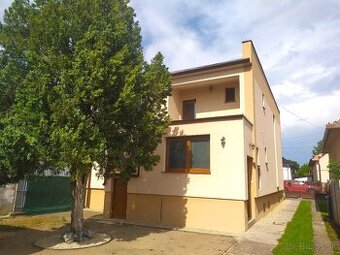 RD vo Vysokej pri Morave, 240 m2, poz. 1187 m2, kompl. rek.