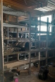 Predam pevné mohutné oceľové železné regale 82x270x440 majú