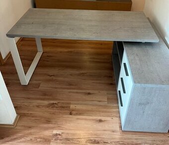 Stôl do kancelárie