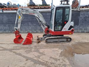 TAKEUCHI TB225 + lyžice