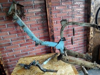 Jawa pionier 50 - Rám , kostra , stupčkový kríž