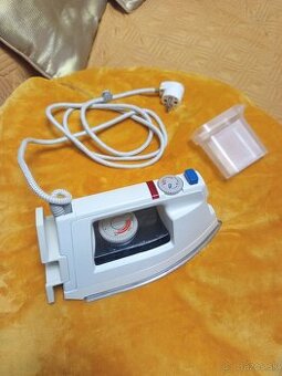 Naparovacia žehlička Philips Comfort 300 (HD 1463)