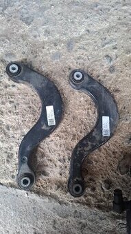 Zadné ramená nápravy Škoda Superb III