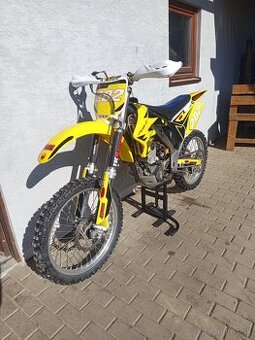 Suzuki rmz 250