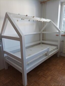 Domčeková posteľ 200x90 + NOVÝ MATRAC GRÁTIS (Top stav) - Se