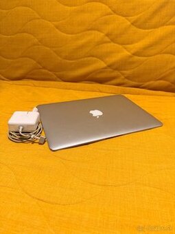 MacBook Air 13" 2017 – i5, 8 GB RAM, 128 GB SSD + nabíjačka