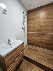 3 izb. byt- čiastočná rek., 60 m2+ nová loggia, Dubnica n/V