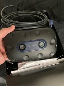 Htc Vive Pro  +   HDD 1TB   +    Vr Hry
