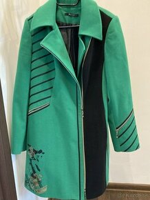 Kvalitný zelený kabátik