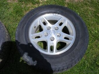 pneumatiky s diskamy 235/70-R16 na jeep