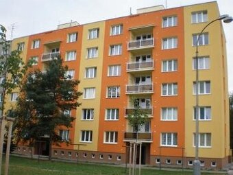Hladam 1-izbový byt Nitra - Chrenová alebo Parovce