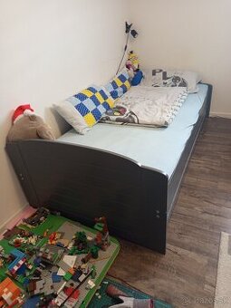 Posteľ