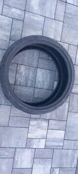 255/30 R20 Michelin