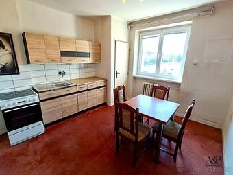 NA PREDAJ 1 IZB. BYT V CENTRE MESTA, 40M2, HVIEZDOSLAVOVA UL