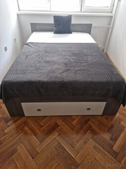 Posteľ