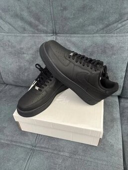 Predám Air force1 black č.44