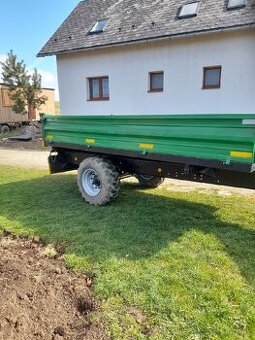 Vyklapacia vlecka