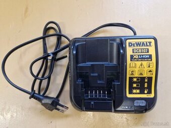 Nabíjačka DeWalt DCB107