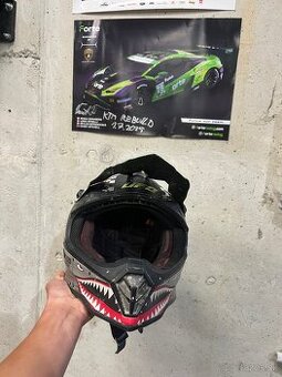 Prilba ufo plast